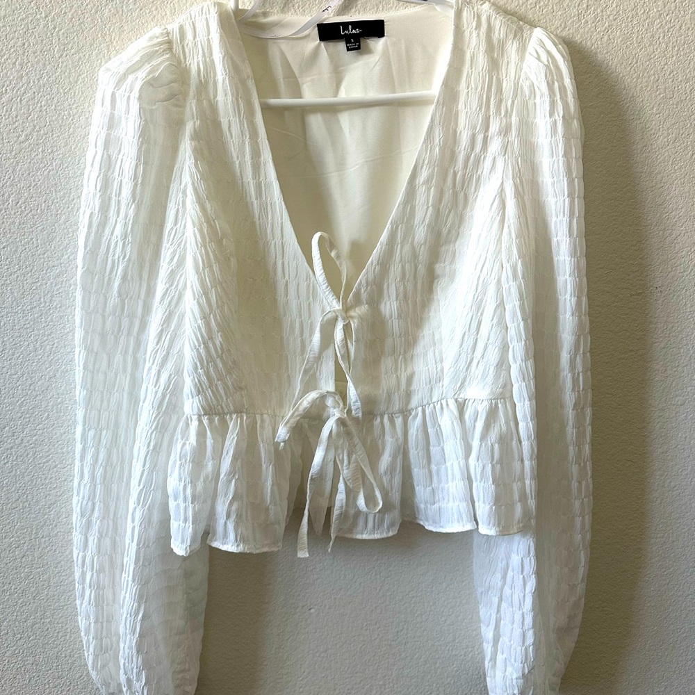 White Tie-Front Peplum Top Lulu’s Small